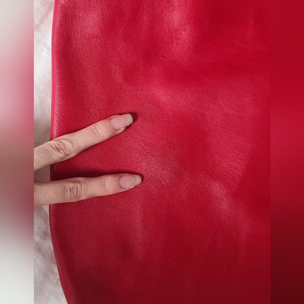 OVERSIZED LAMB LEATHER STATEMENT TOTE IN TOMATO RED - Picture 14 of 16